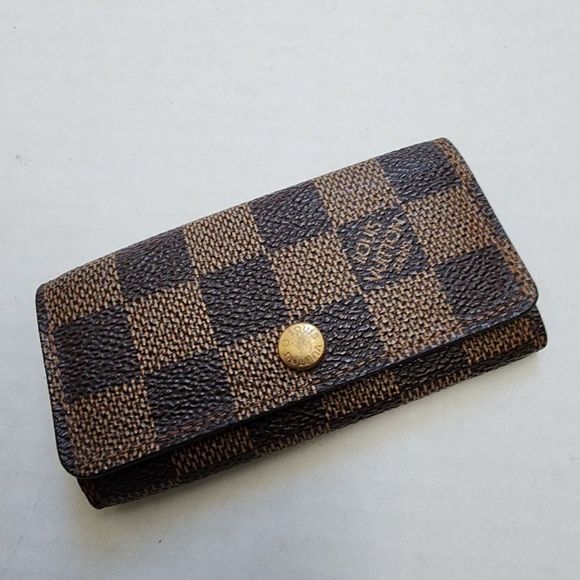 Louis Vuitton Handbags - Louis Vuitton LV 4 Damier Key Case